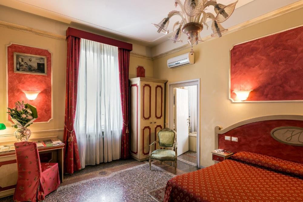 Antica Residenza D'Azeglio Room&Breakfast di Charme